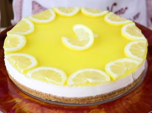Il sapore dell’estate con la Cheesecake al limone, perfetta per colazioni o merende